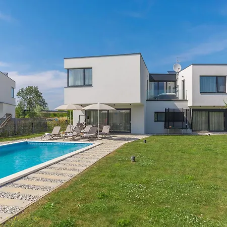 Paolo By Interhome *